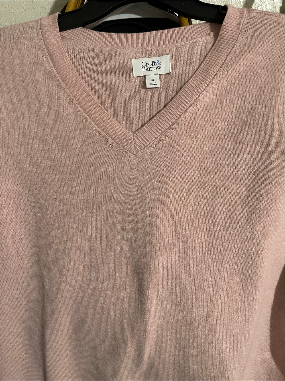 croft & barrow Women's V-Neck Sweater in Dusty Pink New without tags